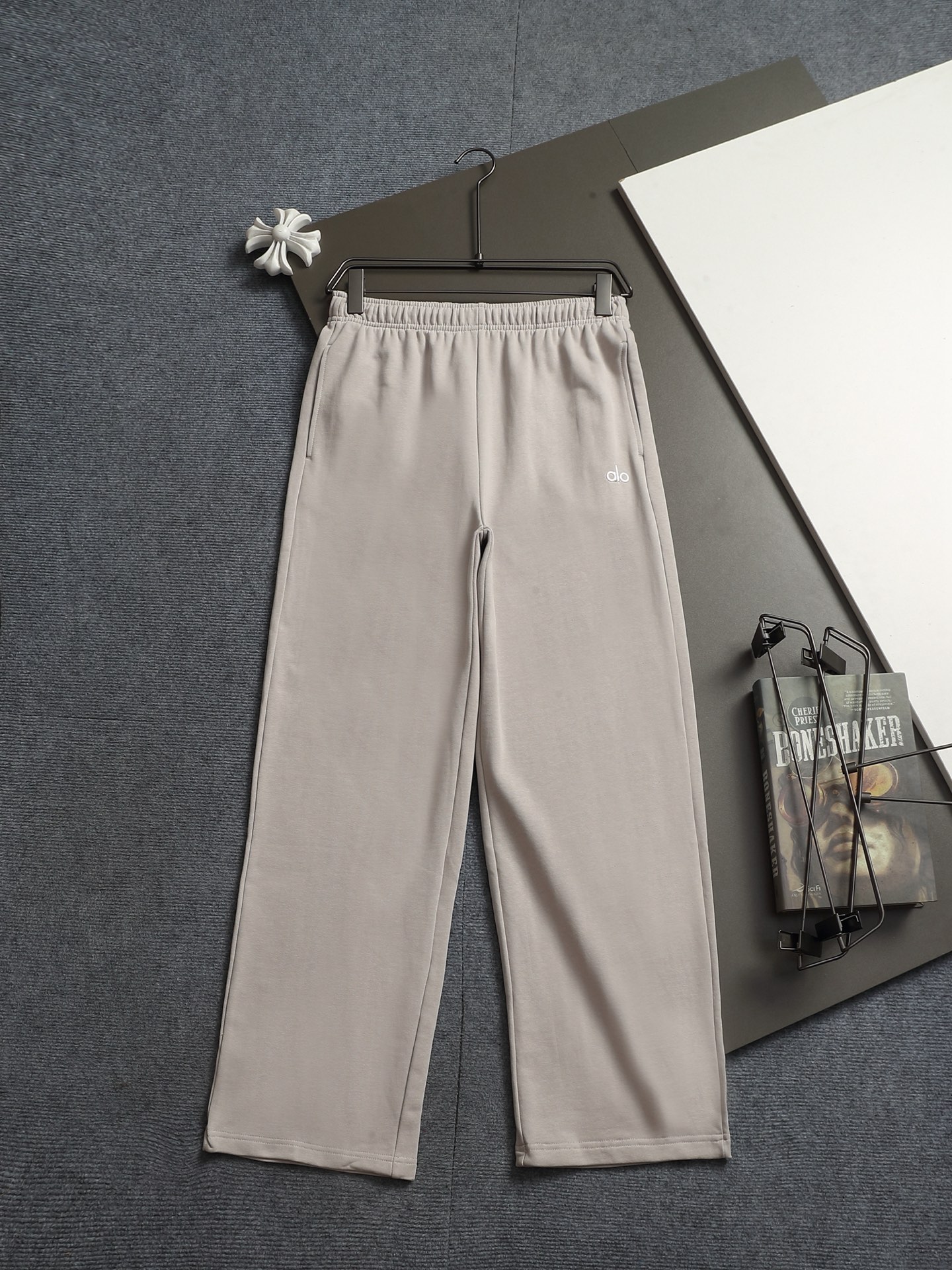 KK02 Alo Trousers