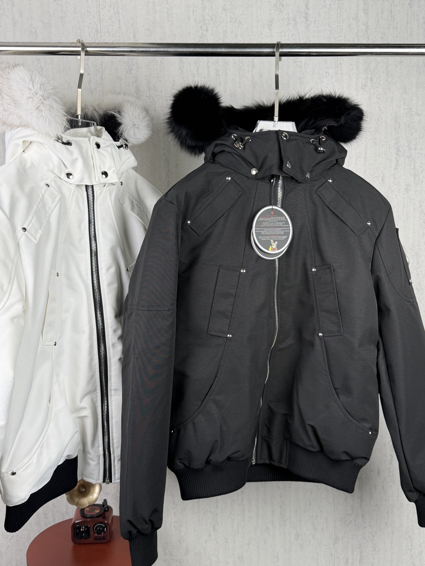 LZY177 Moose Knuckles Style 02 Short Down Jacket - Silver Badge and Zipper