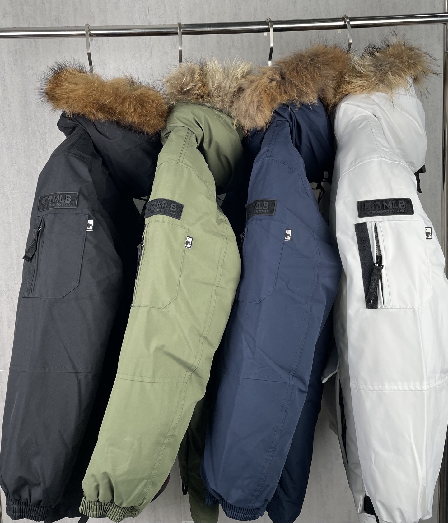 LZY206 MLB Yankees Large-Letter Hooded Utility Mid-Length Down Jacket