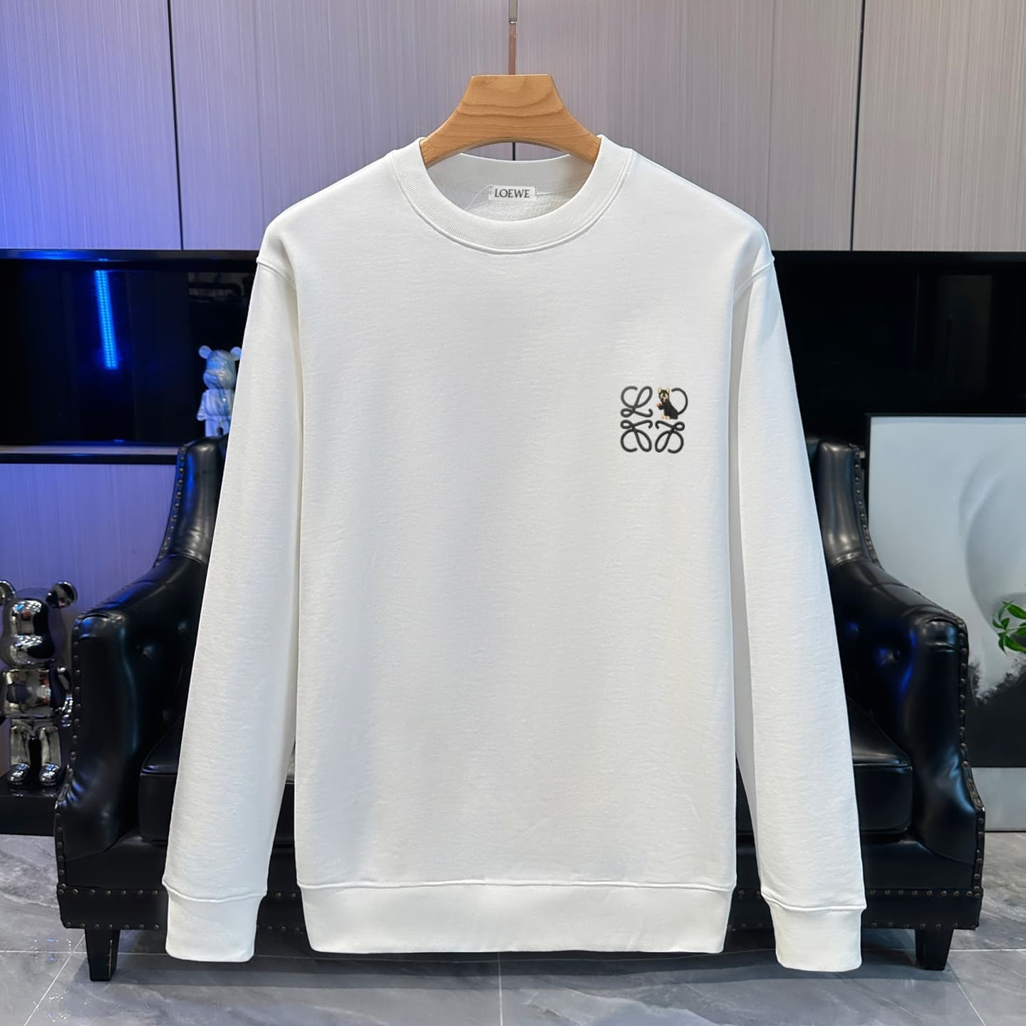 738 Loewe Style