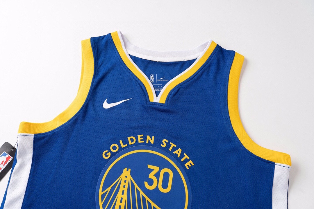 （款号S30）【顶级刺绣版本】白底细节图 Nike NBA 金州勇士队 库里30号球衣 顶级刺绣版本 -定制优质网眼布面料，原版克重，Dri-FIT 技术导湿速干，防静电处理 -字母数字均为高 · image 6