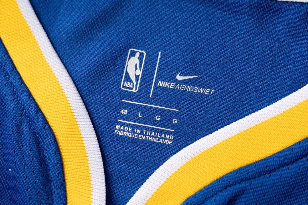 （款号S30）【顶级刺绣版本】白底细节图 Nike NBA 金州勇士队 库里30号球衣 顶级刺绣版本 -定制优质网眼布面料，原版克重，Dri-FIT 技术导湿速干，防静电处理 -字母数字均为高 · image 5