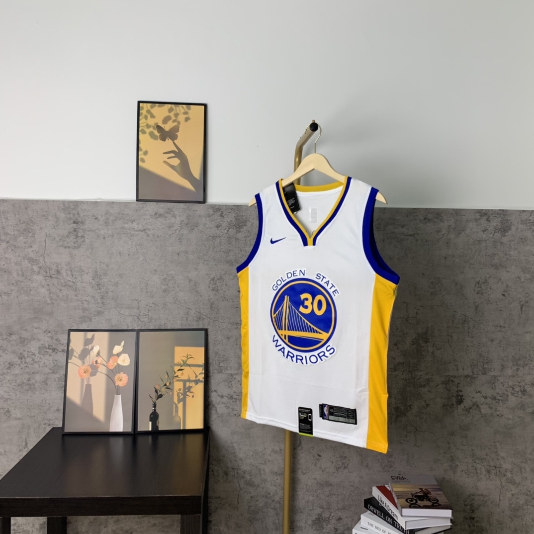 （款号S30）【顶级刺绣版本】挂拍图 Nike NBA 金州勇士队 库里30号球衣 顶级刺绣版本 -定制优质网眼布面料，原版克重，Dri-FIT 技术导湿速干，防静电处理 -字母数字均为高品质 · cover