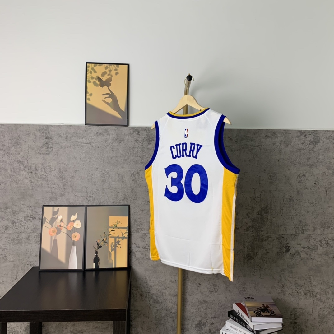（款号S30）【顶级刺绣版本】挂拍图 Nike NBA 金州勇士队 库里30号球衣 顶级刺绣版本 -定制优质网眼布面料，原版克重，Dri-FIT 技术导湿速干，防静电处理 -字母数字均为高品质 · image 8