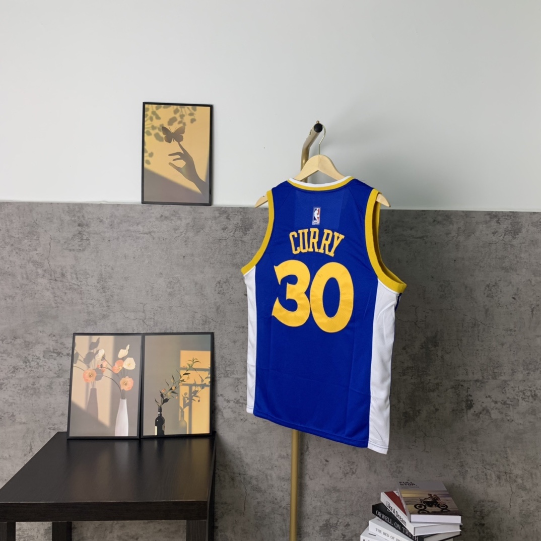 （款号S30）【顶级刺绣版本】挂拍图 Nike NBA 金州勇士队 库里30号球衣 顶级刺绣版本 -定制优质网眼布面料，原版克重，Dri-FIT 技术导湿速干，防静电处理 -字母数字均为高品质 · image 6