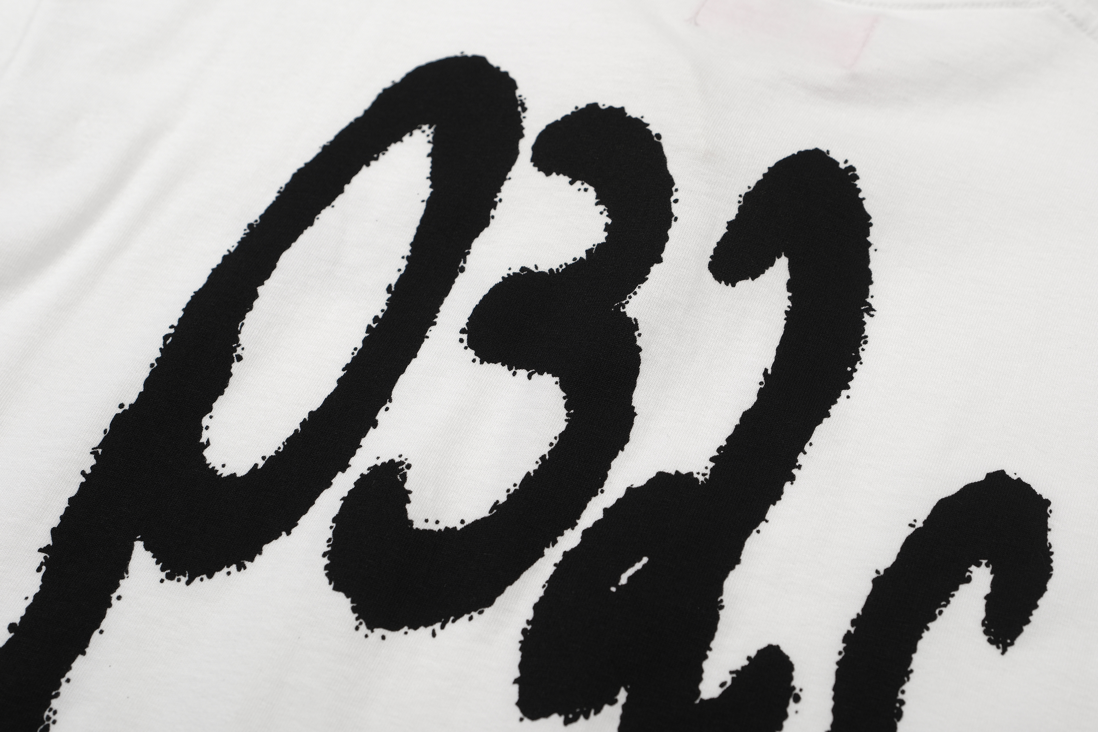 8012#032c"MAYHEM"   OVERSIZED 英文字母印花磨破短袖T恤 白色 S-XL · image 9