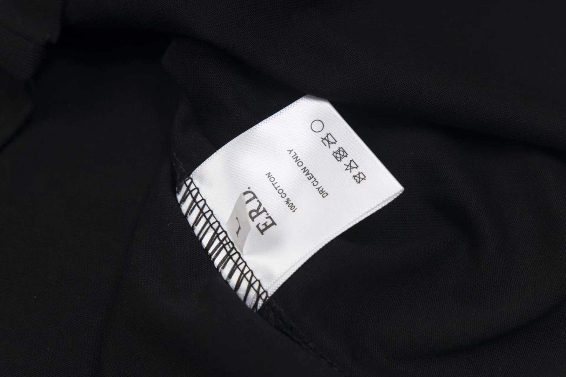 F16# ERD忧郁的富二代24新款宽松版型漫话人物印花圆领短袖T恤 · image 12