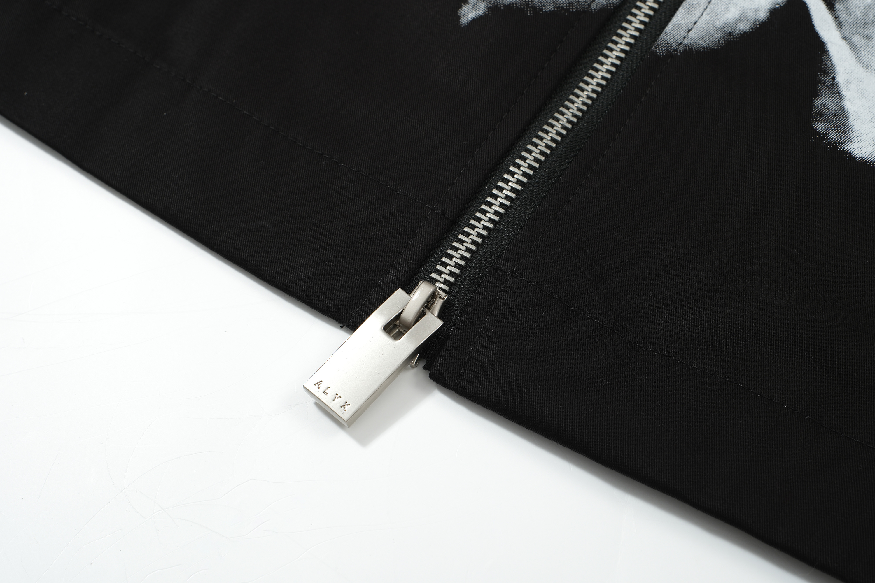 X1021# ALYX 1017 9SM 喷墨涂鸦logo机能拉链短袖衬衫 黑色 SML · image 10