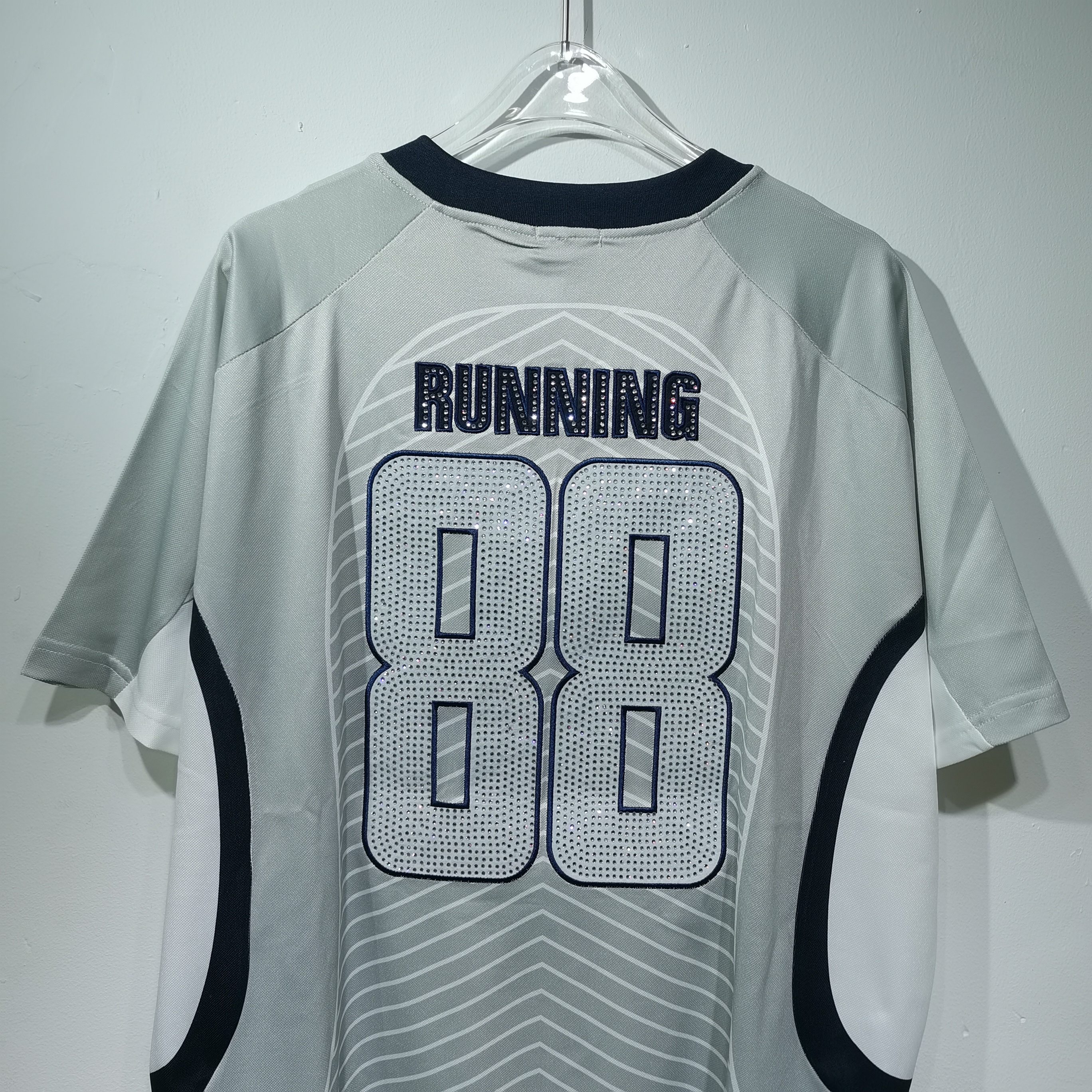 CT019​​ R.C.品牌运动风网眼T恤透气网眼面料简约运动感胸前“running cheetahs”字样和品牌标志V领设计舒适又时髦日常休闲  蓝色 白色SMLXL · image 31