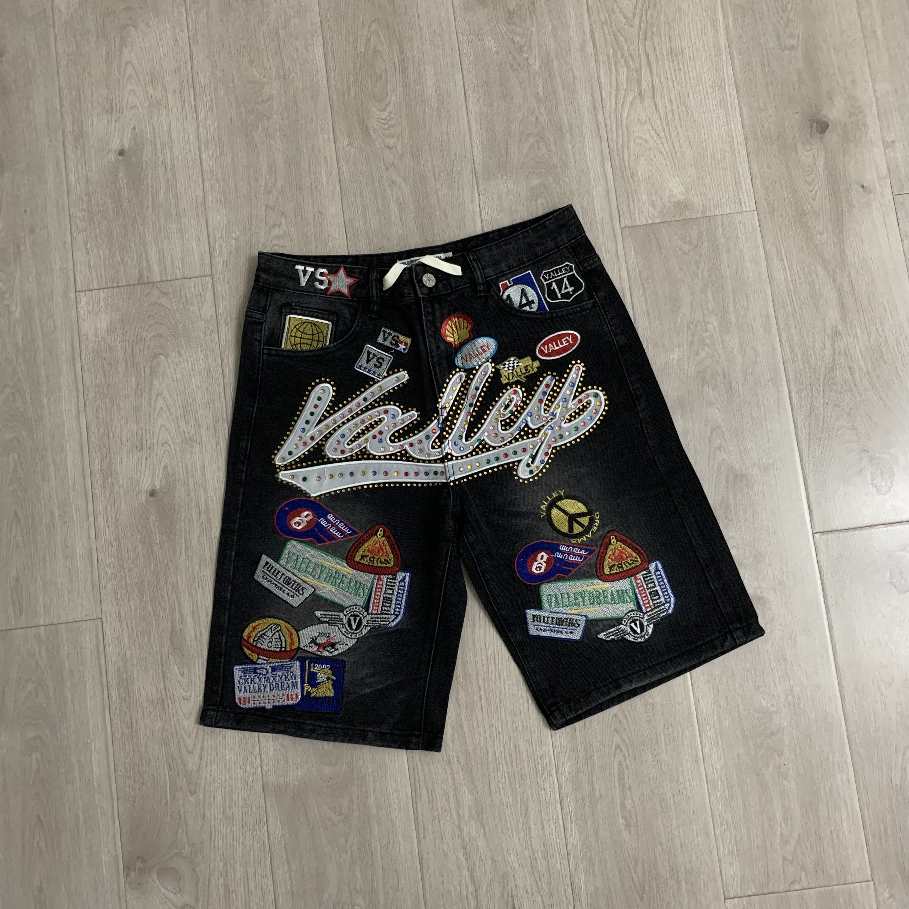 V808#  Vale Forever 1980S JORTS最新潮牌牛仔刺绣烫钻短裤 · image 5
