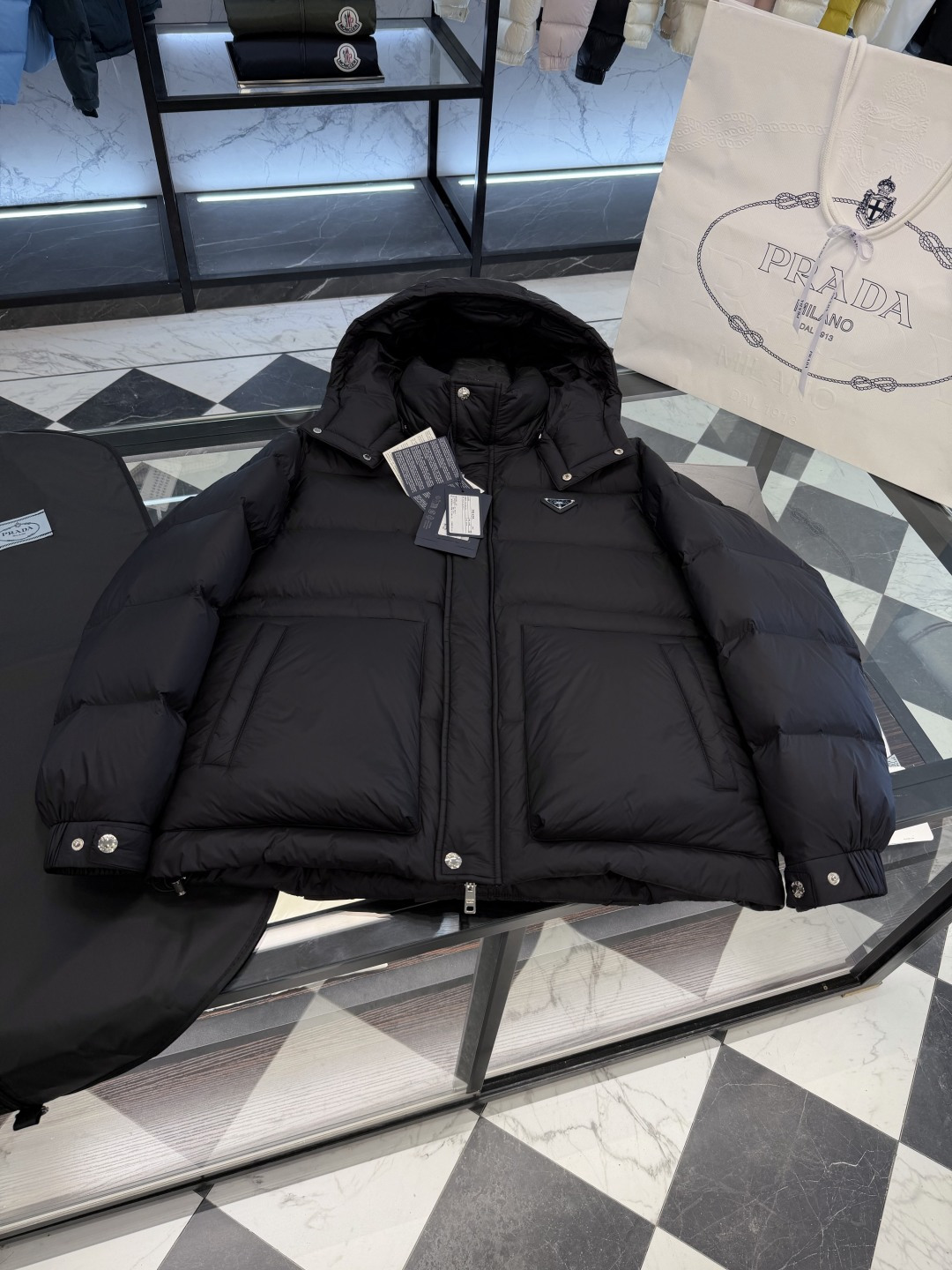 XH534普拉达羽绒服 · image 9