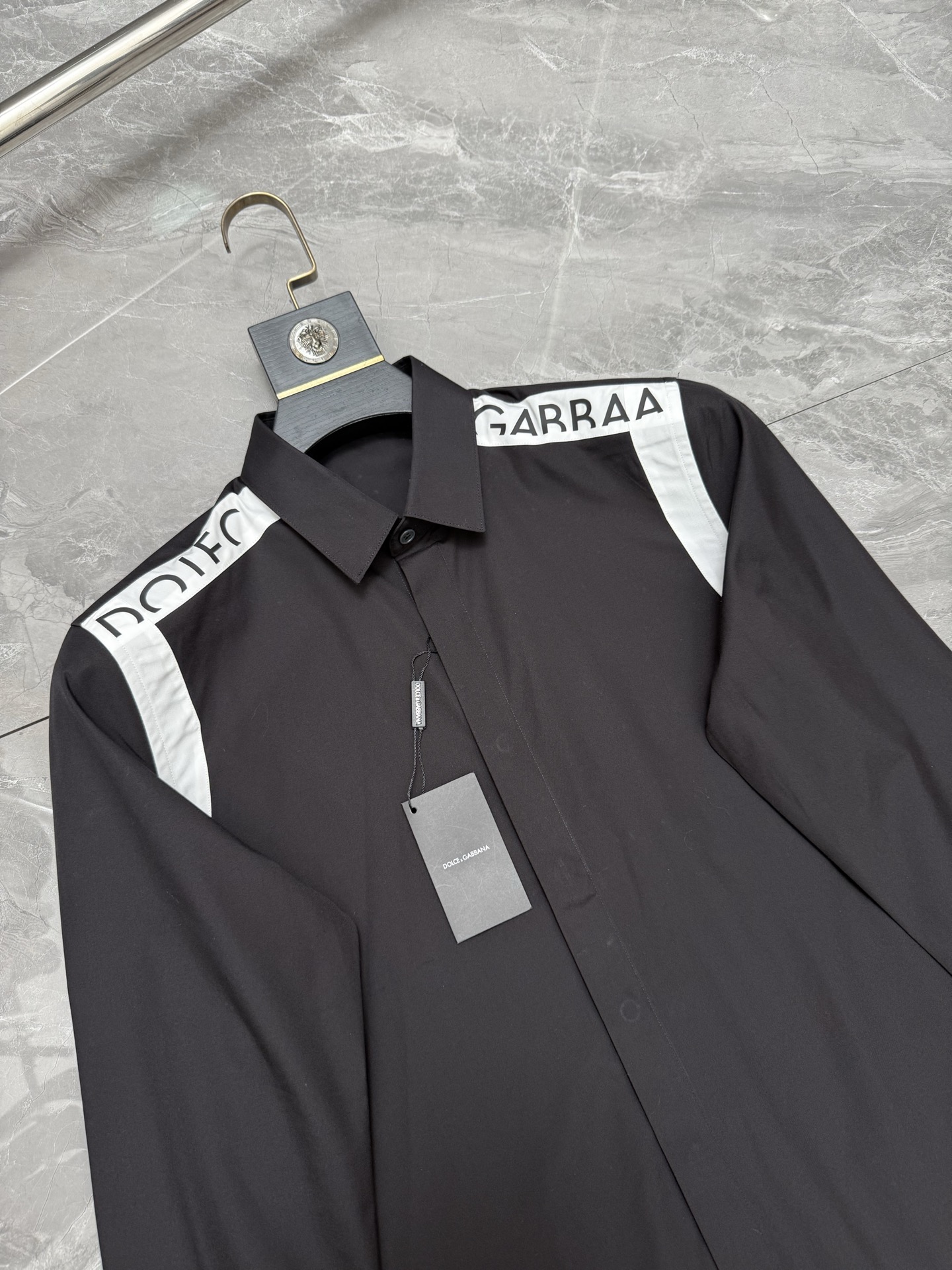 下单须知❗只支持换码 Dolce&Gabban*/杜嘉班* 过肩拼色半幅字母印花衬衫 码数：38.40.42.44.46.48 颜色：黑  白 · image 6