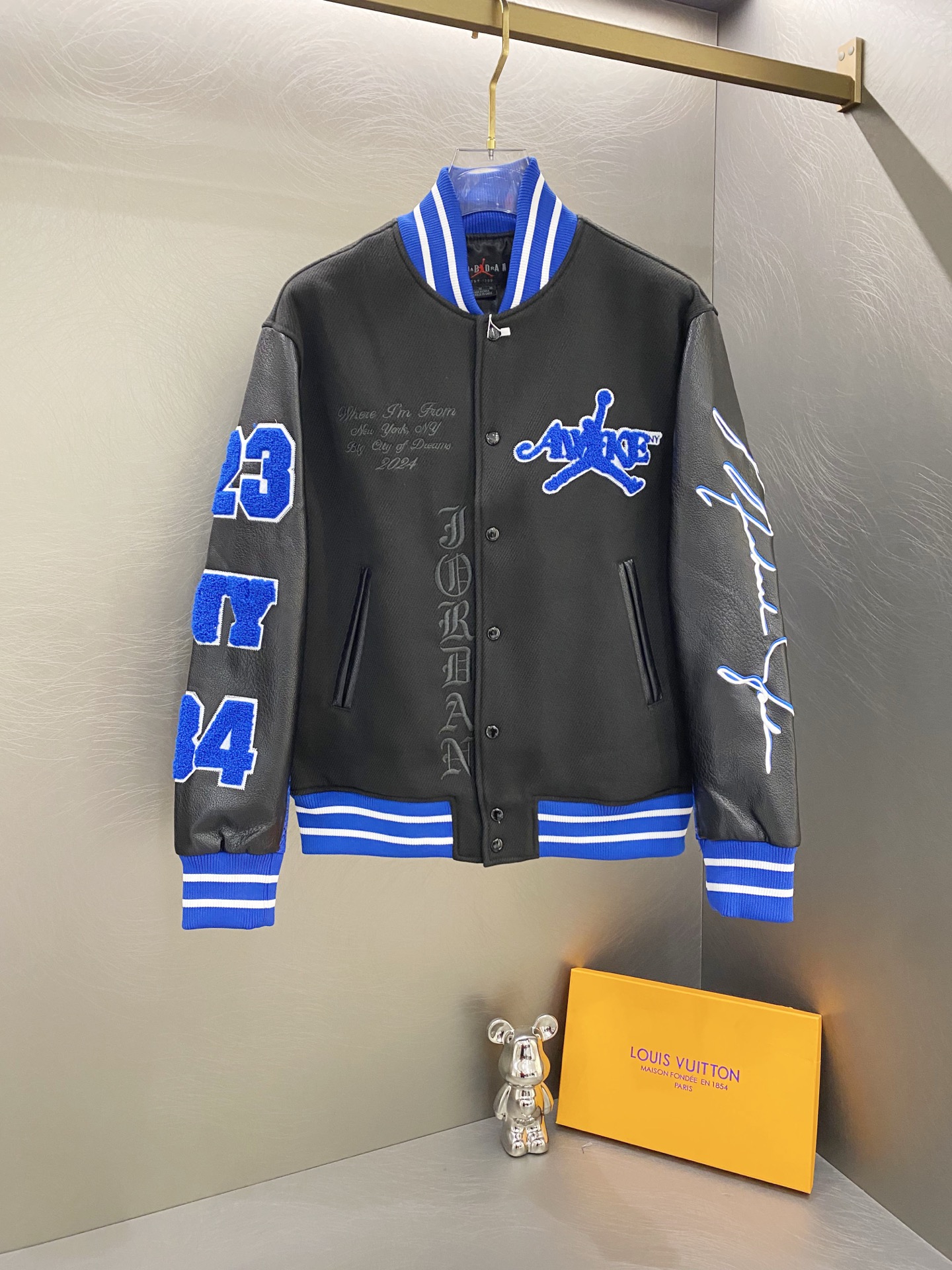 BKM57AJ外套 · cover
