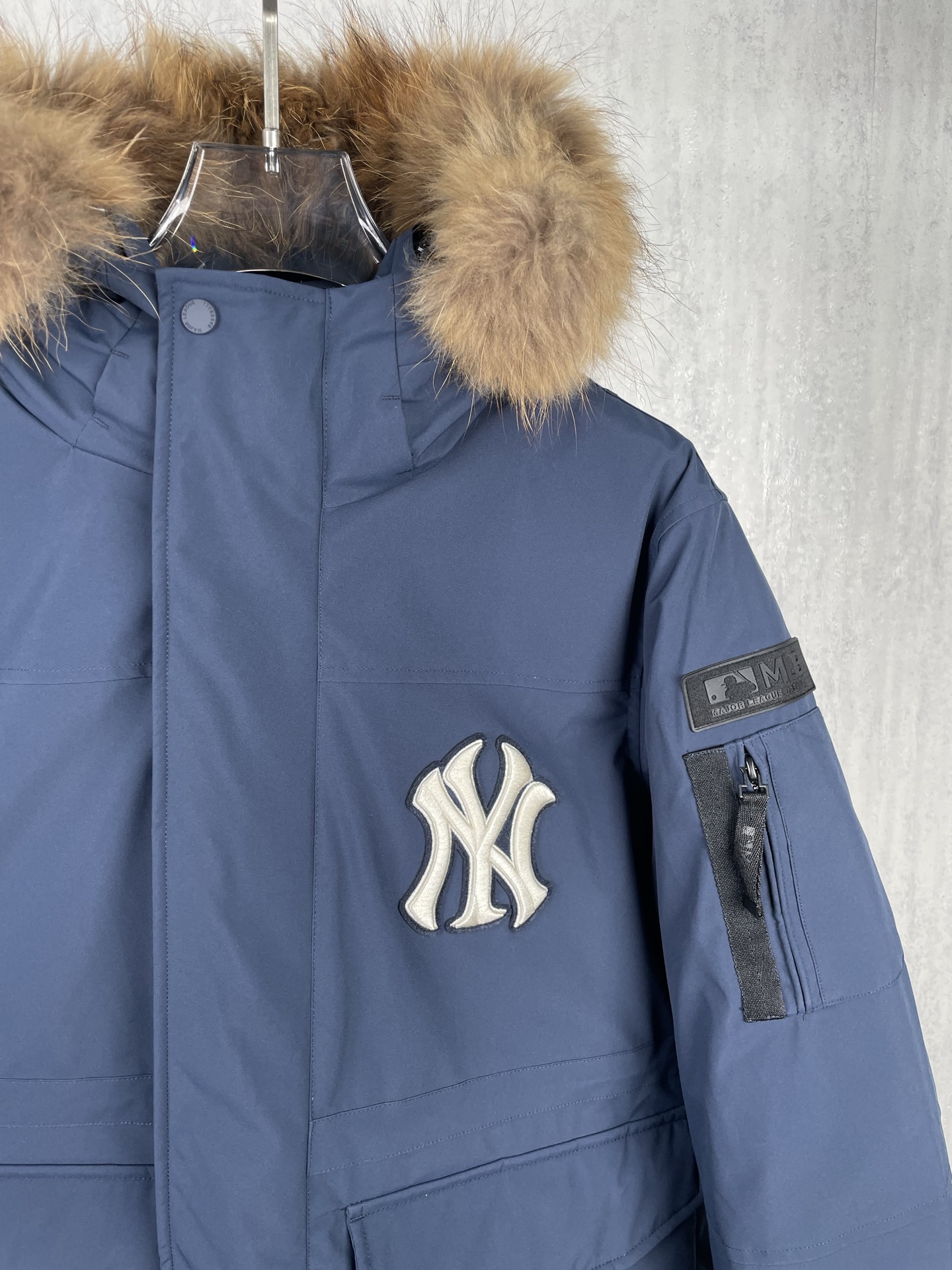 LZY206  MLB洋基队大标字母连帽工装中长羽绒服 · image 9