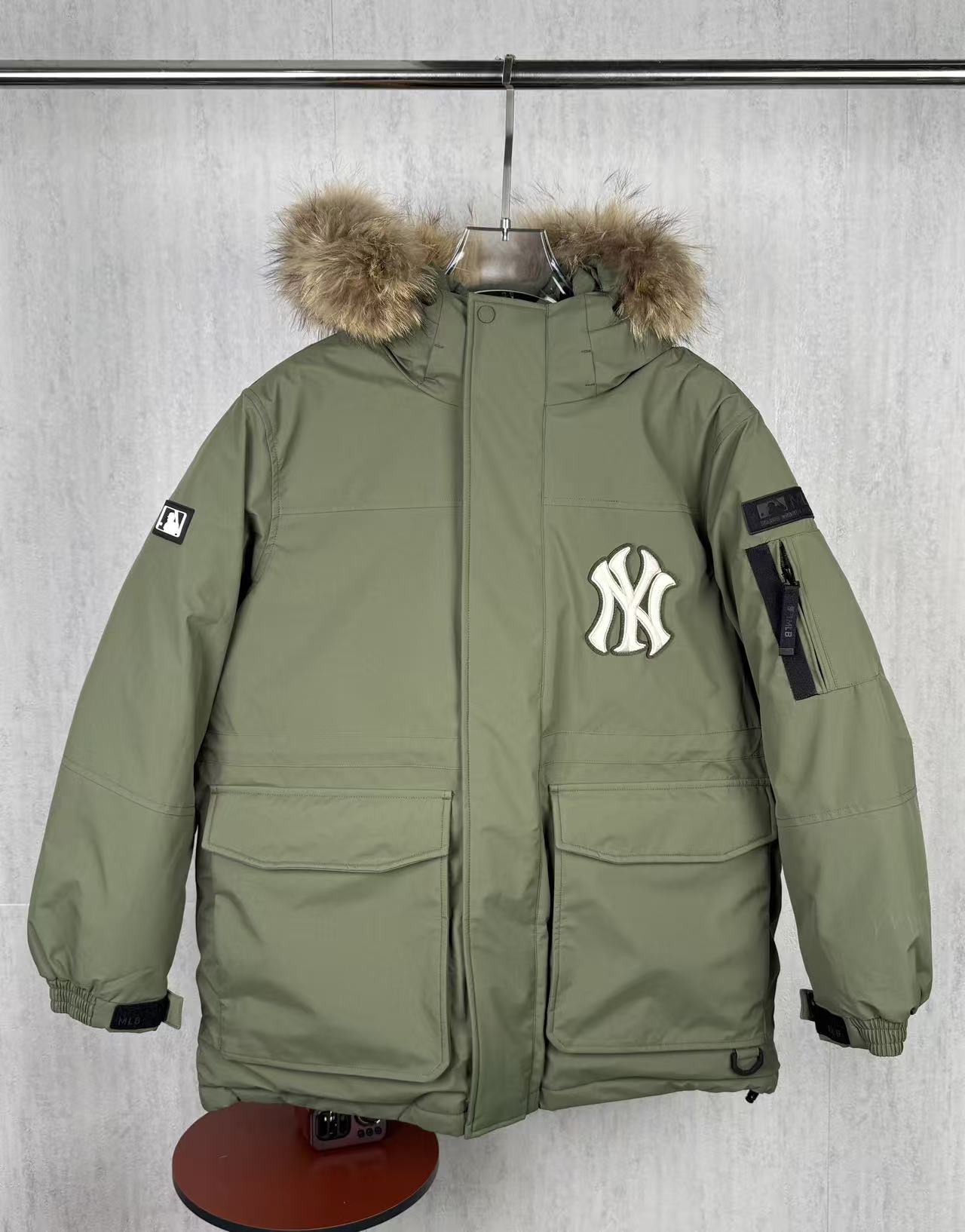 LZY206  MLB洋基队大标字母连帽工装中长羽绒服 · image 16