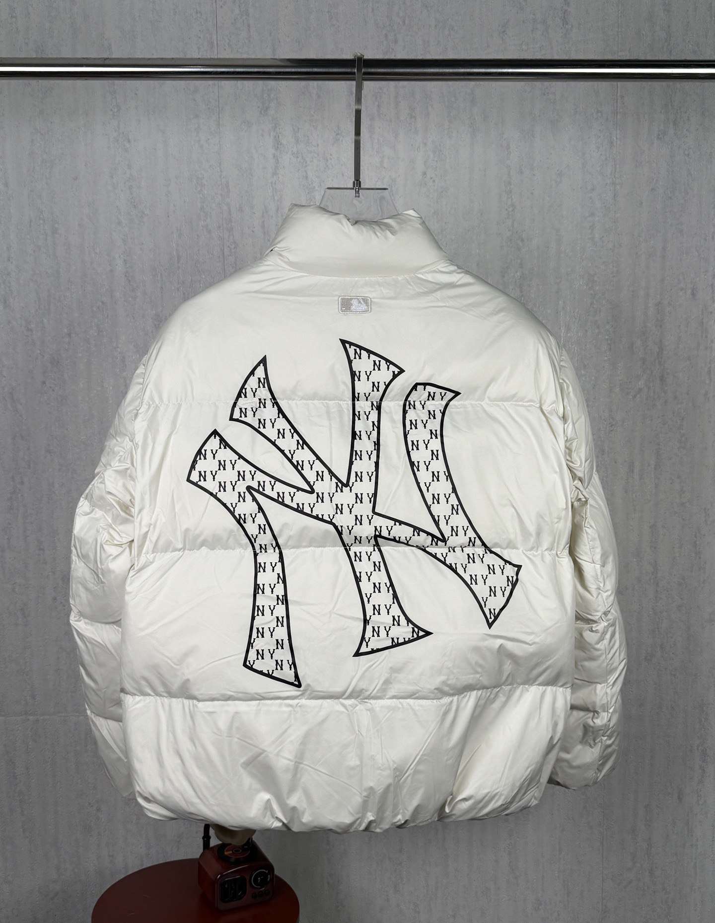 LZY214  MLB 后背老花大标羽绒服 · image 11