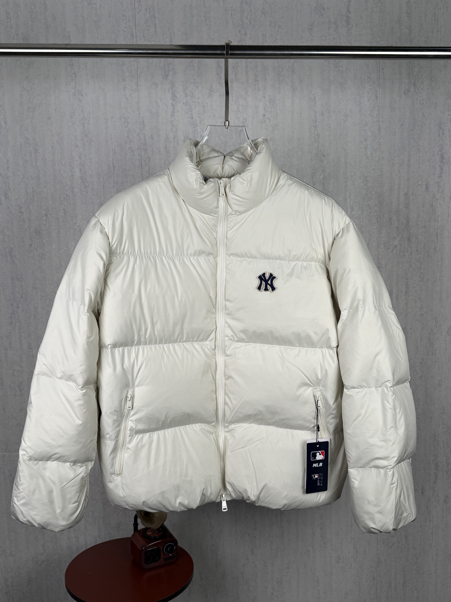 LZY214  MLB 后背老花大标羽绒服 · image 12