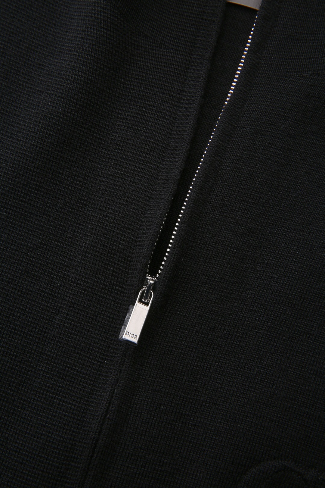 P579 CD刺绣羊毛拉链开衫 · image 18