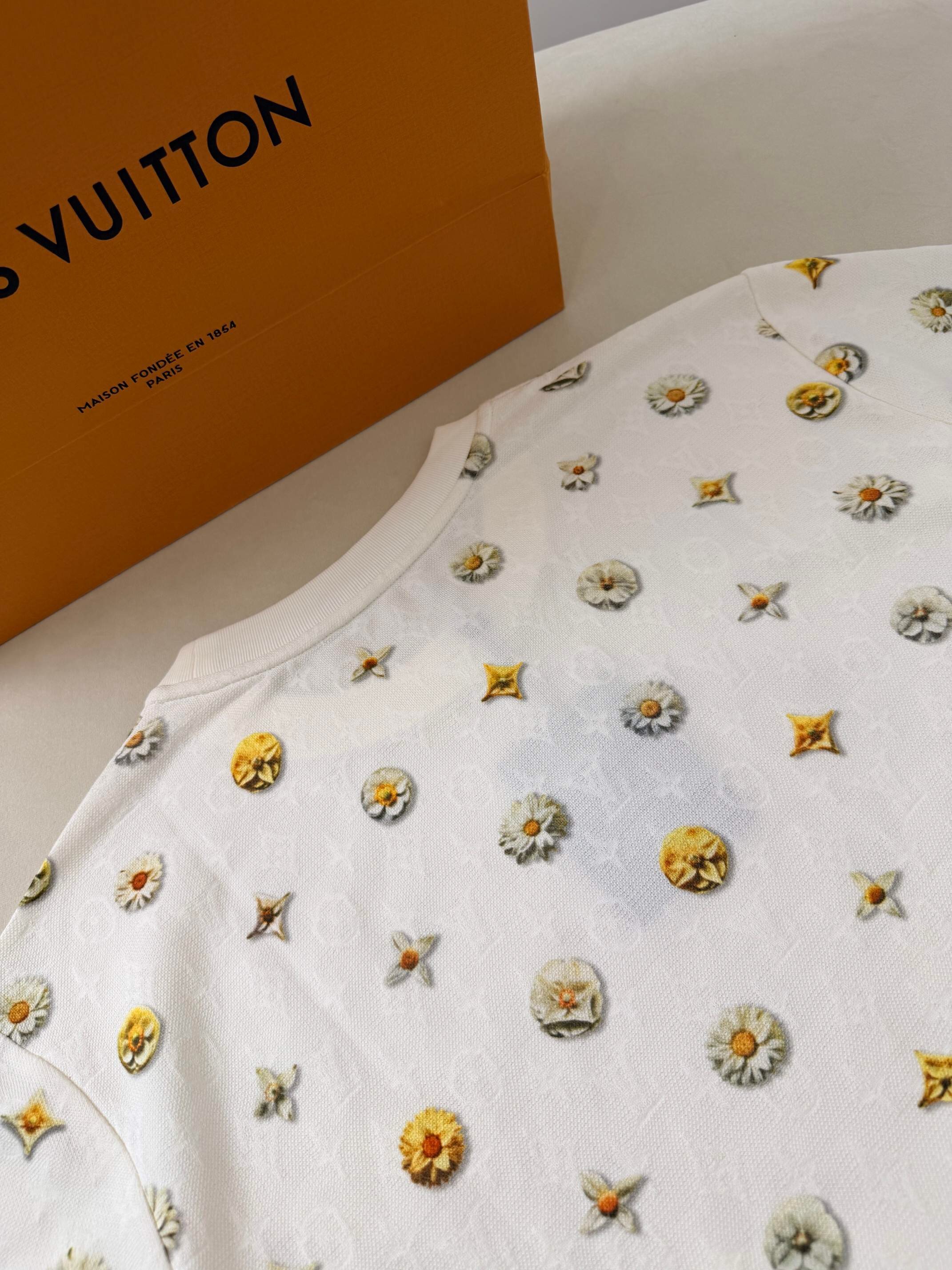 P339 Daisy print T-shirt · image 7