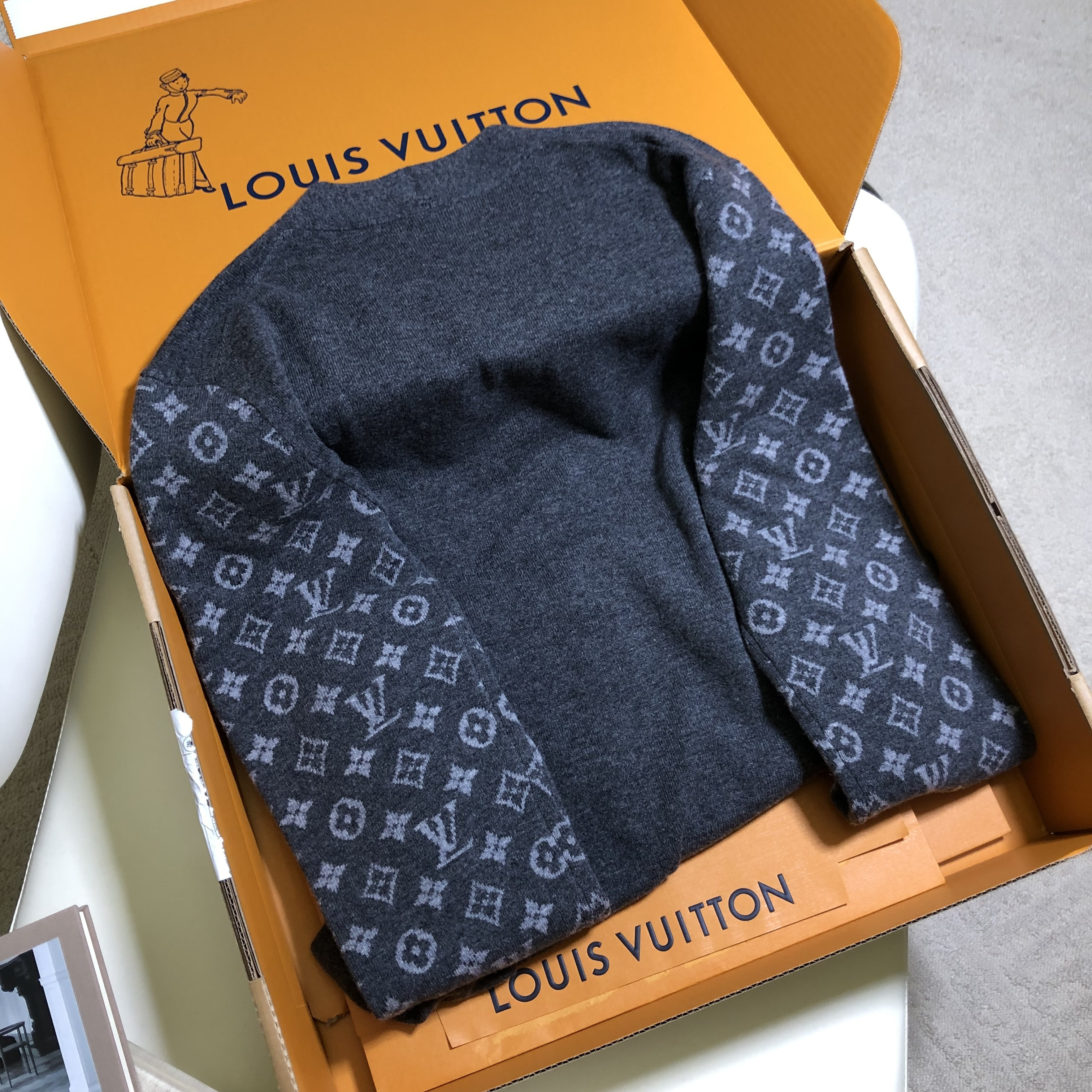 P609 Cashmere cardigan dark gray · image 10