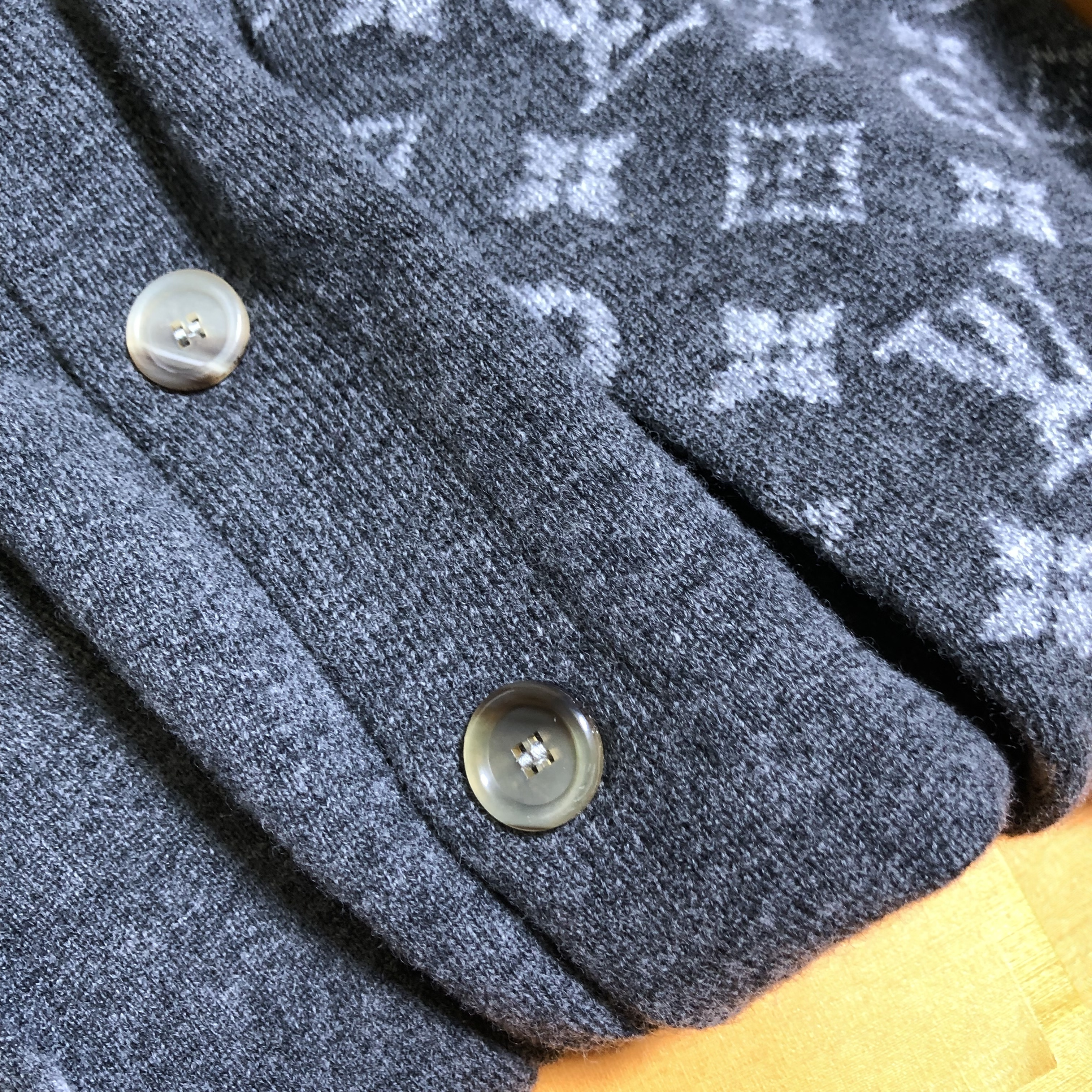 P609 Cashmere cardigan dark gray · image 6