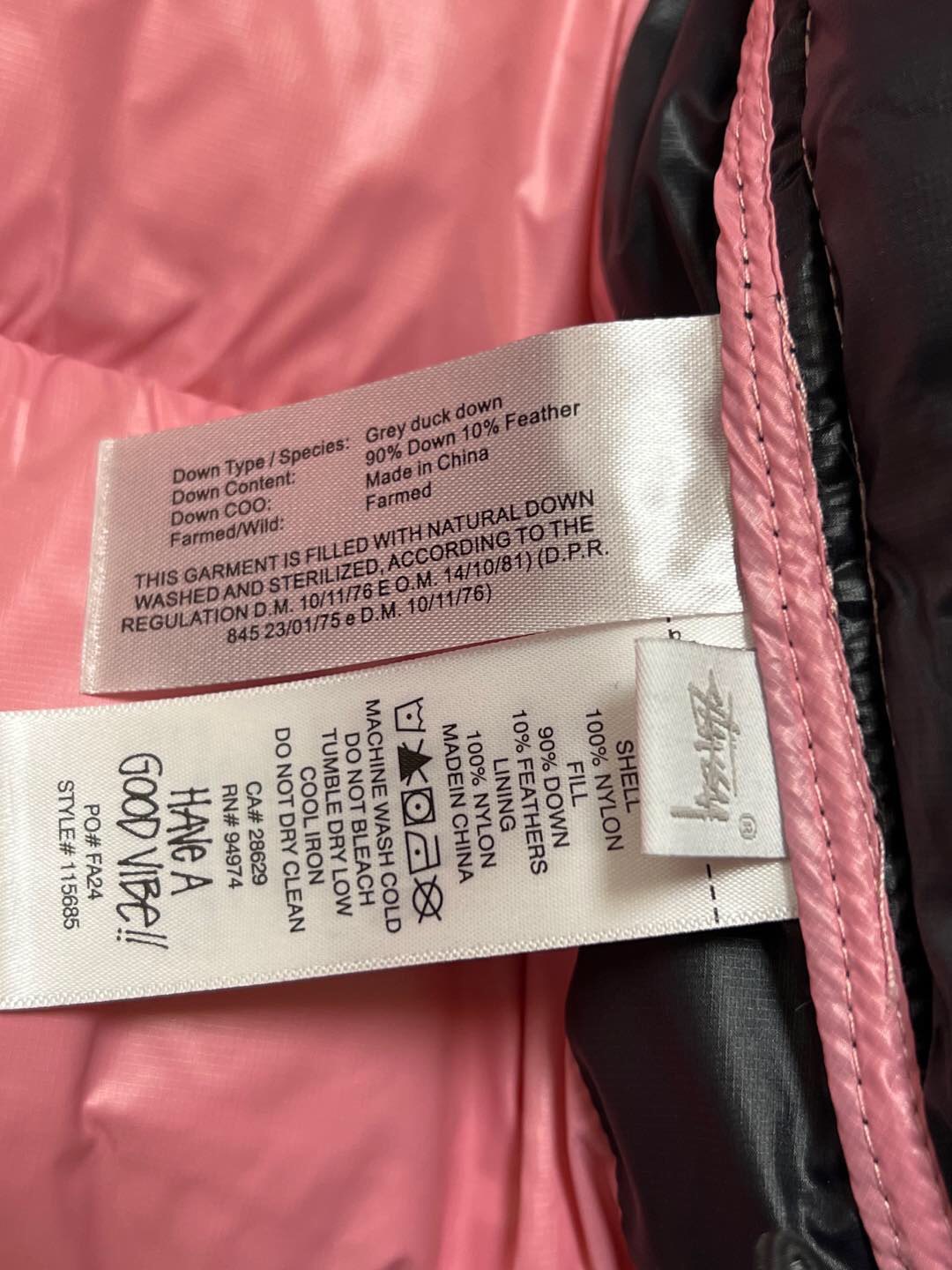 P879  Stussy down jacket · image 20