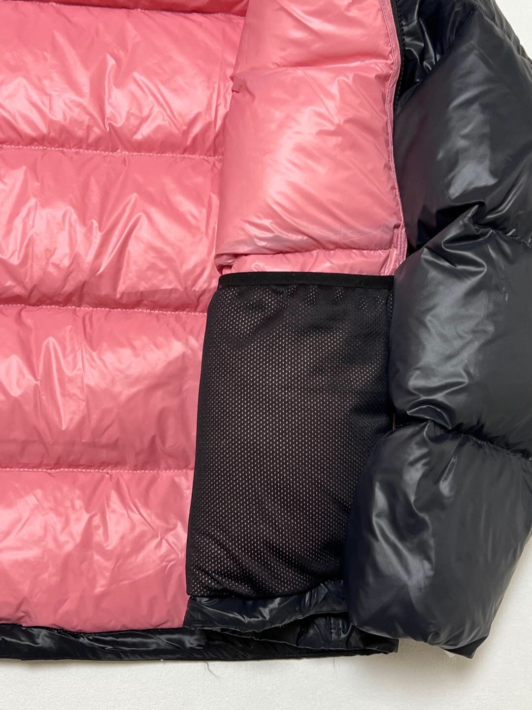 P879  Stussy down jacket · image 17