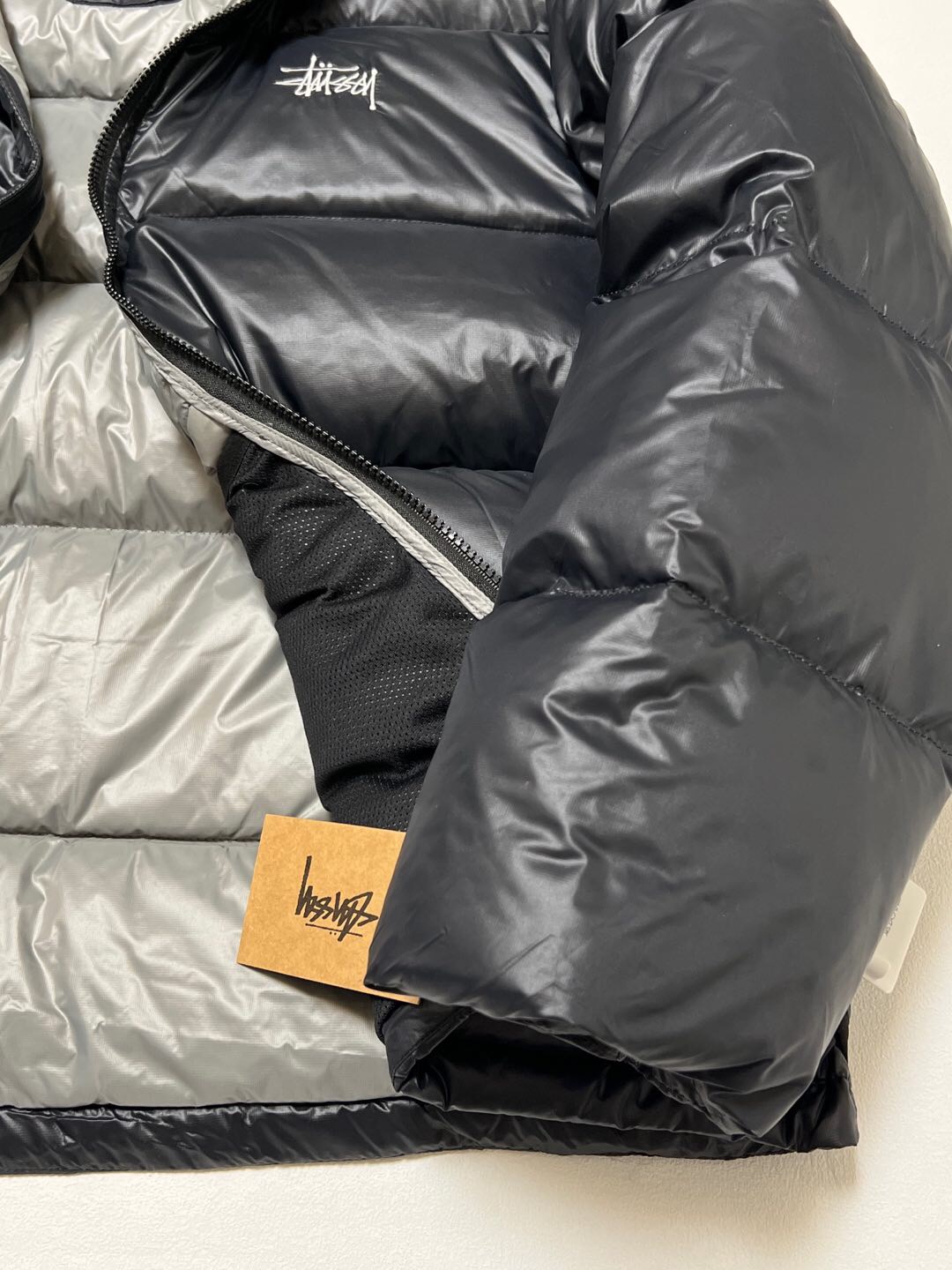 P879  Stussy down jacket · image 6