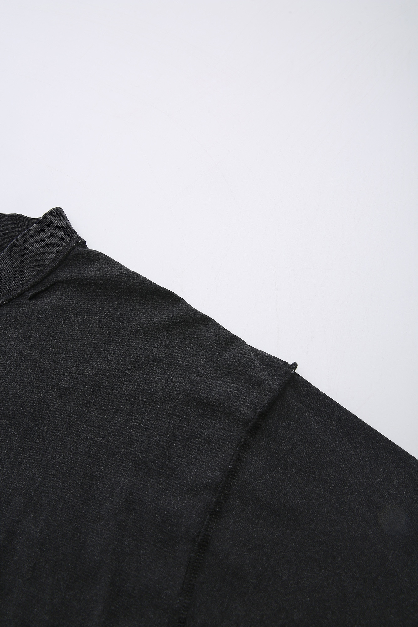 P229 Reverse T-shirt · image 18
