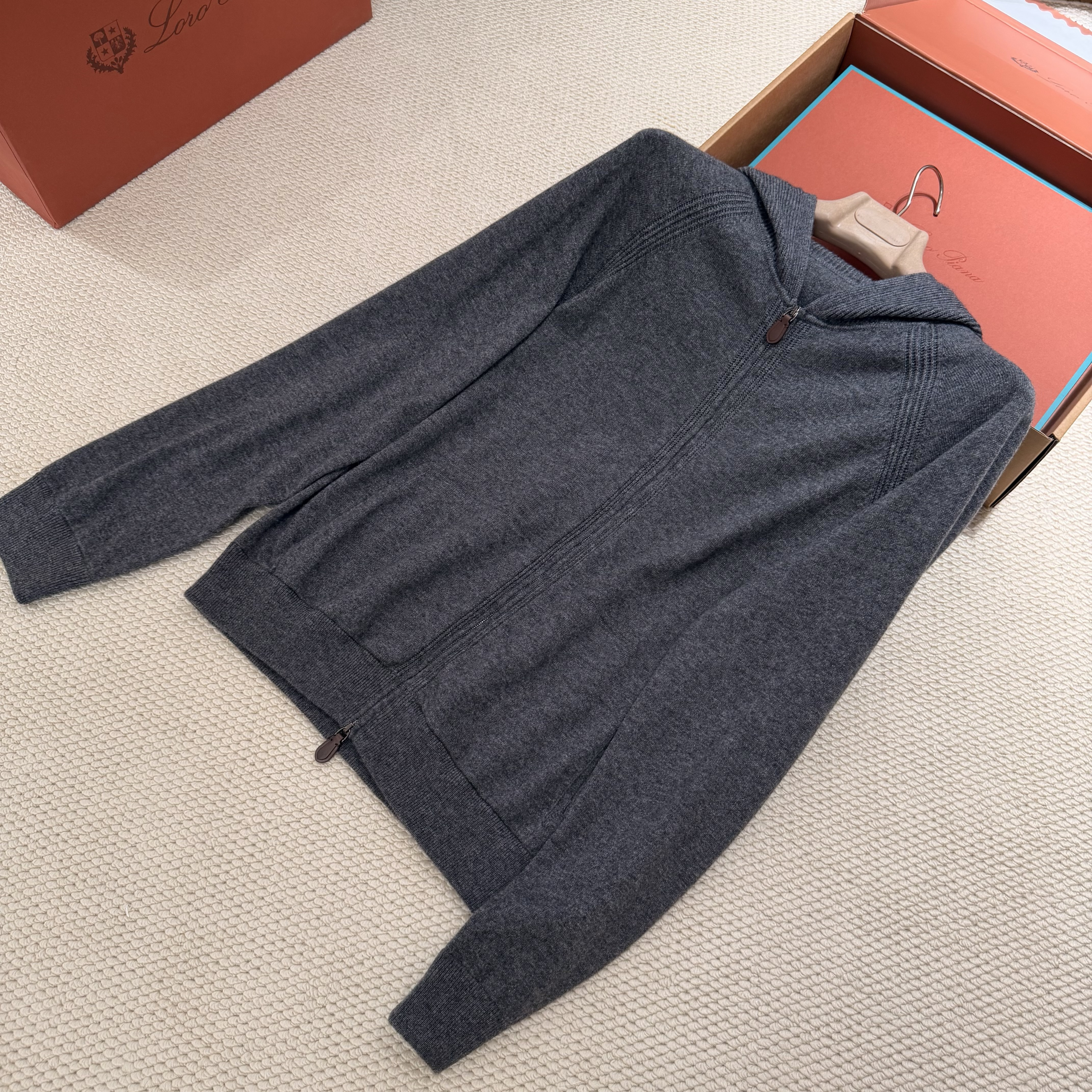 P1099 Wool Hoodie (Dark Grey) · image 9