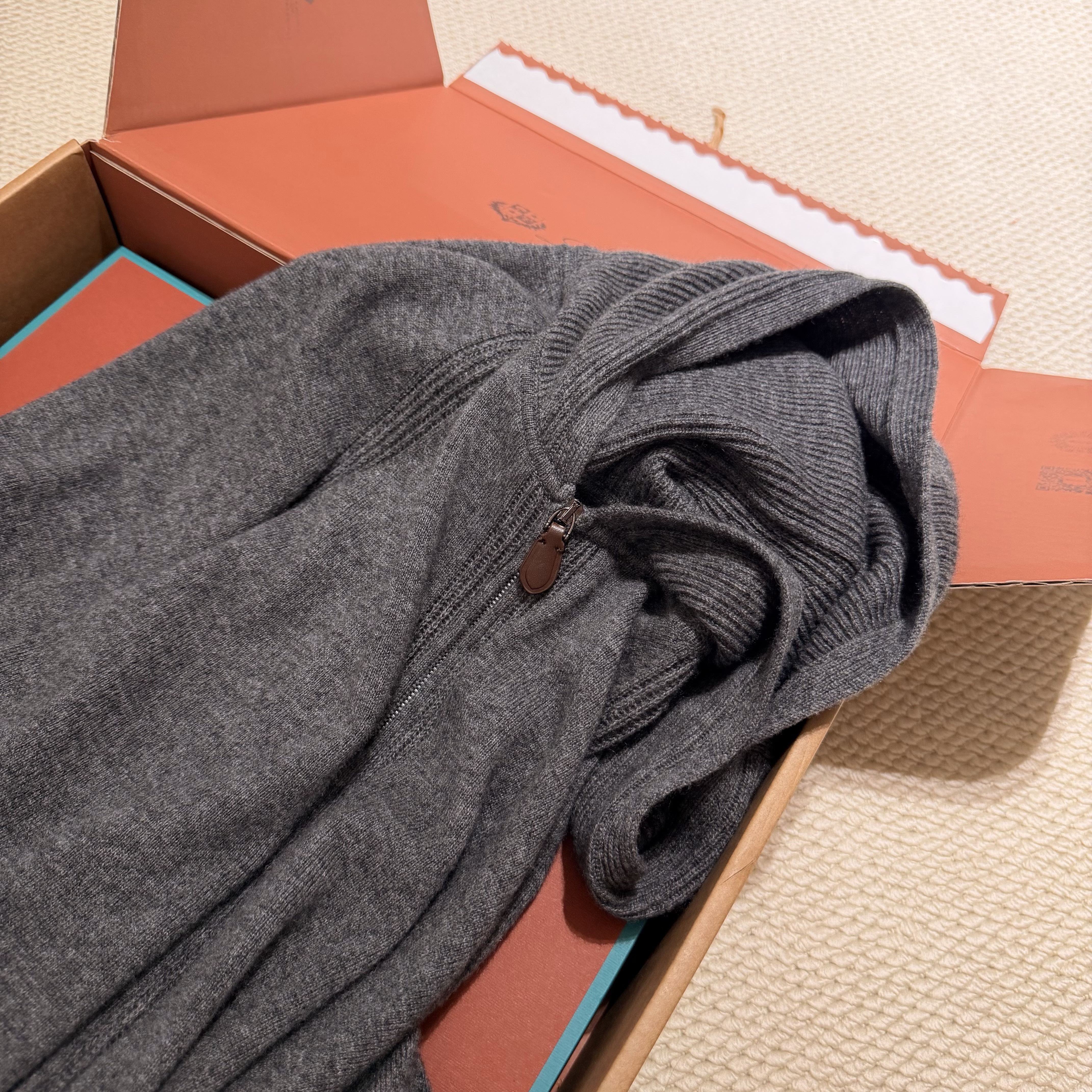 P1099 Wool Hoodie (Dark Grey) · image 15