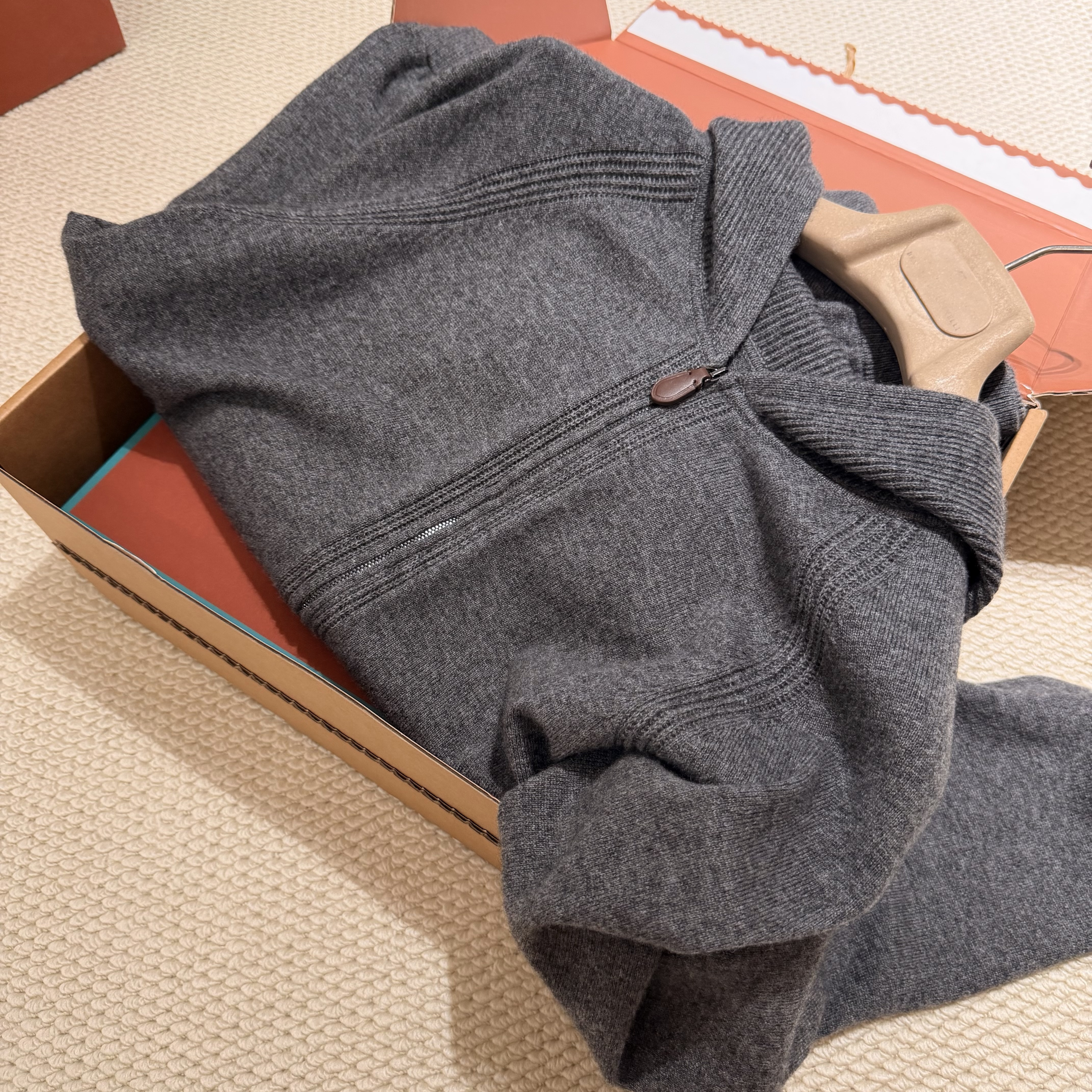P1099 Wool Hoodie (Dark Grey) · image 14